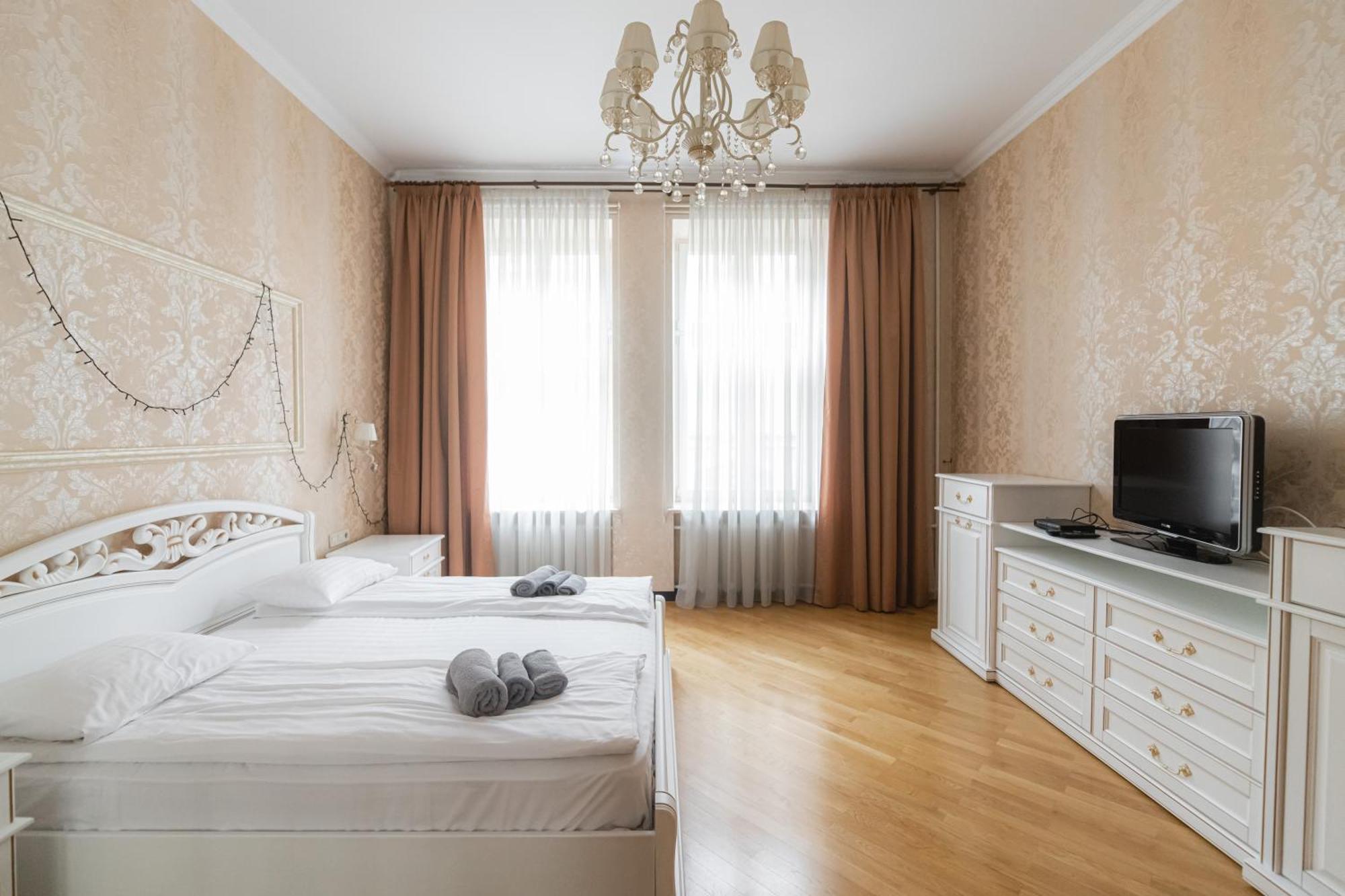 Apartments Justlvivit At The Rynok Square المظهر الخارجي الصورة